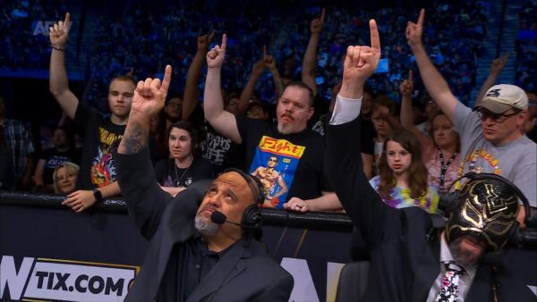 Taz, Excalibur y los fans de AEW rinden homenaje a Sabú en AEW Dynamite (14 de mayo de 2025) - AEW