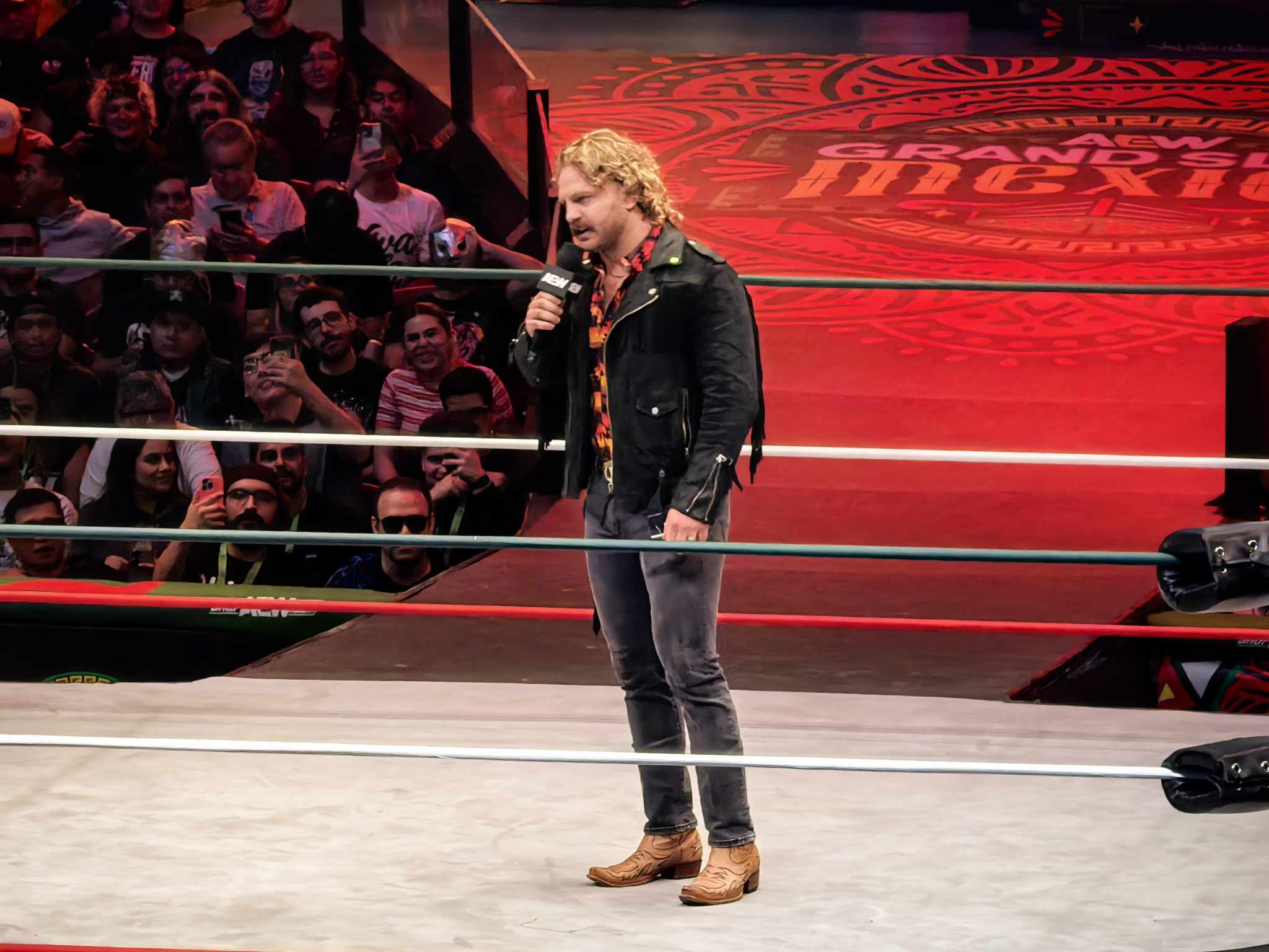 "Hangman" Adam Page in the AEW Dynamite special called AEW Grand Slam Mexico (June 18, 2025) - Ernesto Ocampo - Superluchas 2
