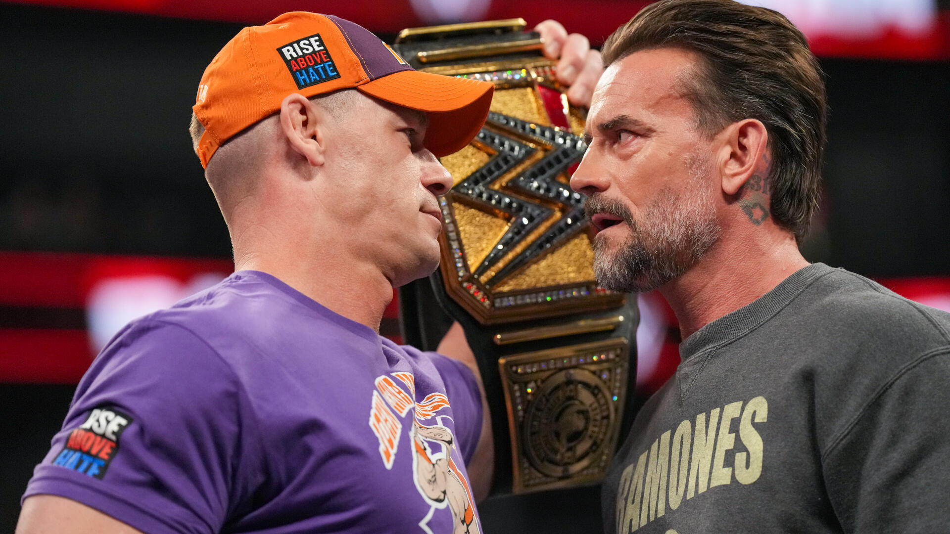 John Cena como Campeón Indisputable WWE y CM Punk en WWE Raw (09 de junio de 2025) - WWE 3