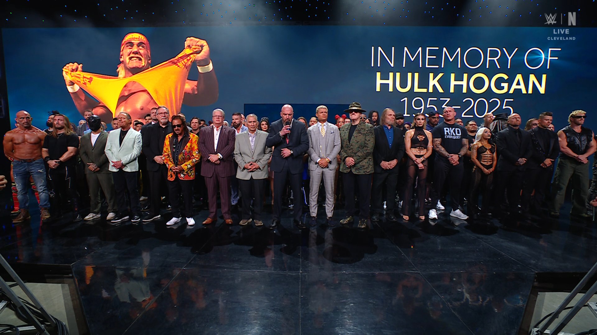 Triple H lidera el tributo a Terry Bollea - Hulk Hogan en WWE SmackDown (25 de julio de 2025) - WWE