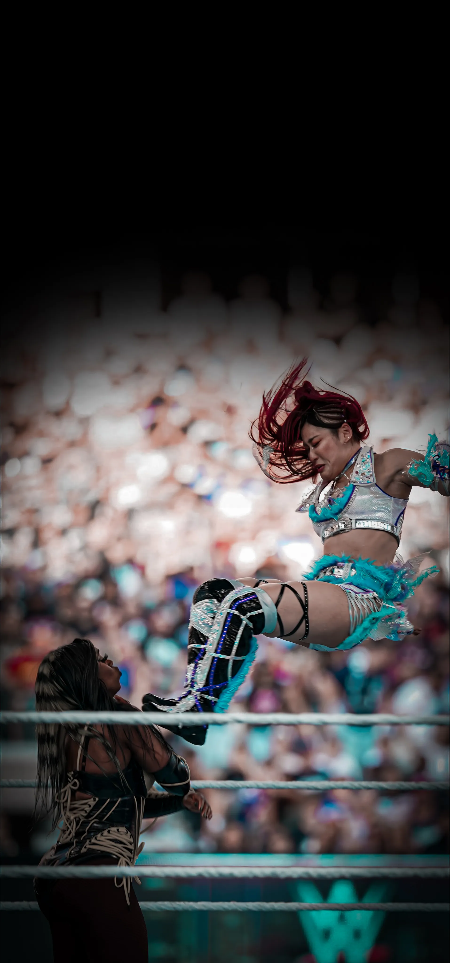Iy Sky punishes Naomi with flying kicks on WWE Summerslam 2025 - WWE