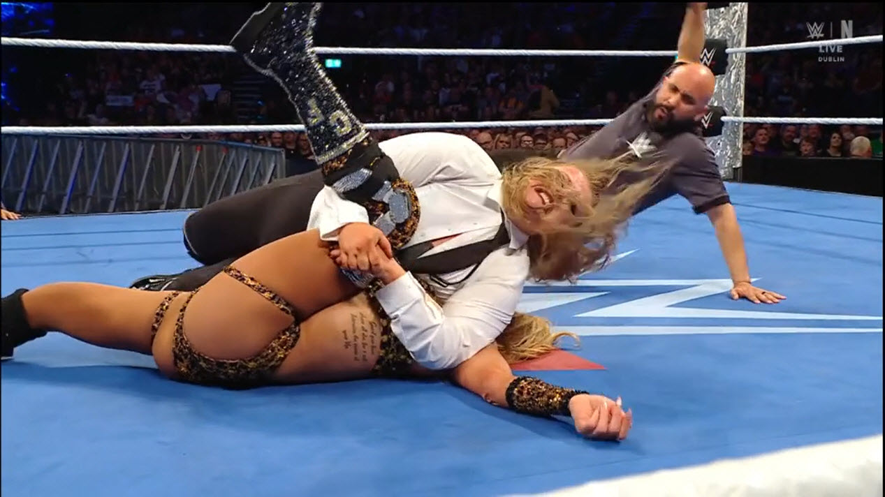 WWE SmackDown 22 de agosto de 2025 Piper Nivel Charlotte Flair