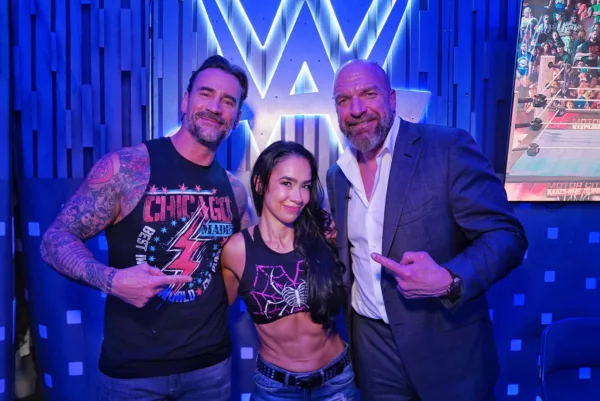CM Punk AJ Lee Triple H WWE SmackDown 05 septiembre 2025