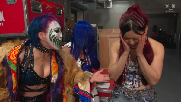 WWE Raw 22 de septiembre de 2025 Asuka Kairi Sane Iyo Sky