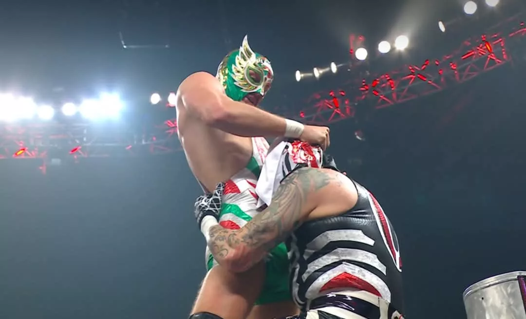 Penta vs El Grande Americano durante WWE Raw
