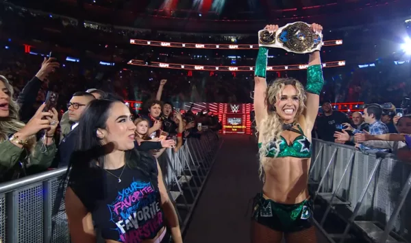 WWE Raw 17 noviembre 2025 AJ Lee Maxxine Dupri