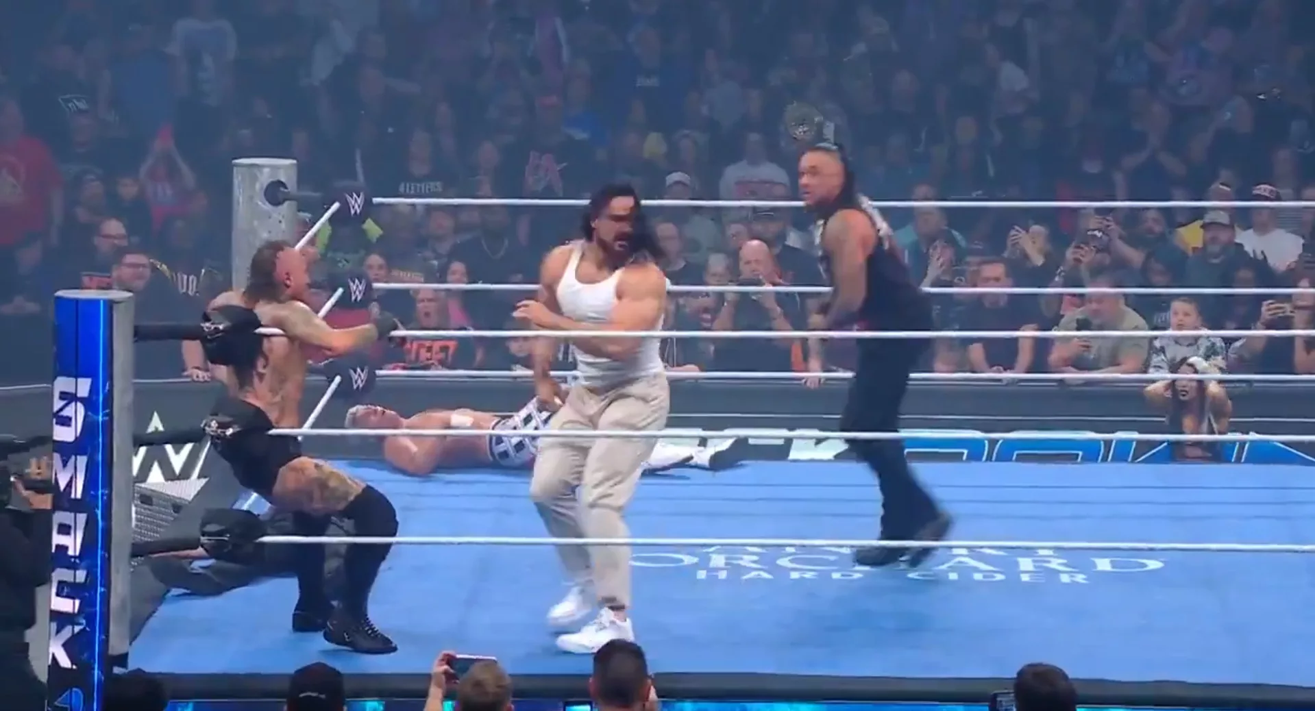 WWE SmackDown 07 noviembre 2025 050