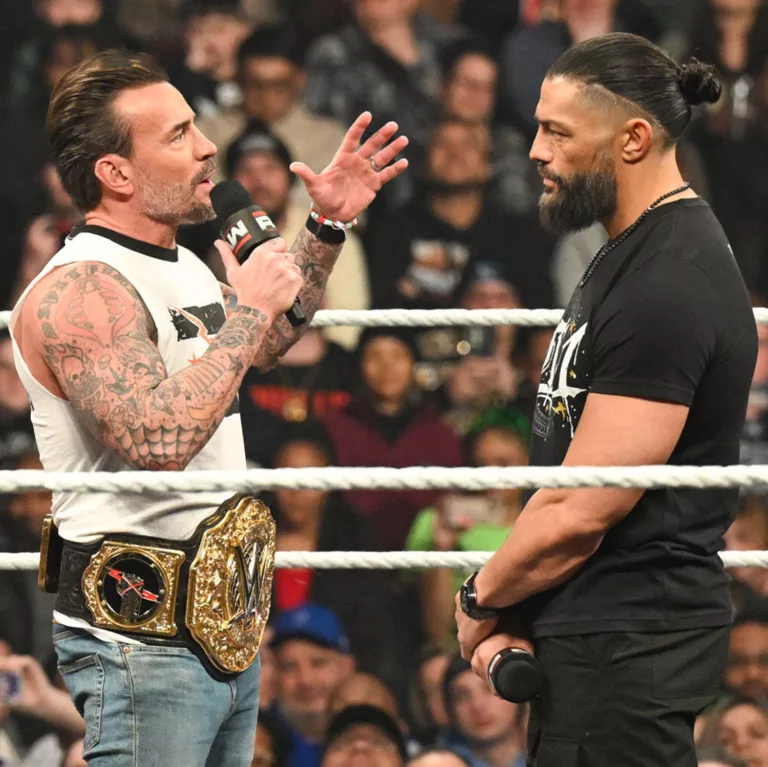 CM Punk y Roman Reigns en WWE Raw DESTACADA SÚPER LUCHAS