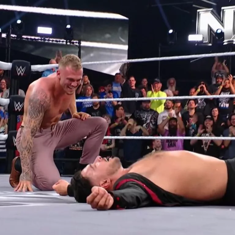 Myles Borne Ethan Page DESTACADAS SÚPER LUCHAS