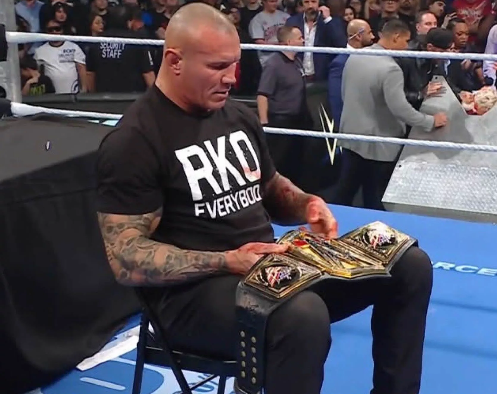 Randy Orton masacra a Cody Rhodes rumbo a WrestleMania