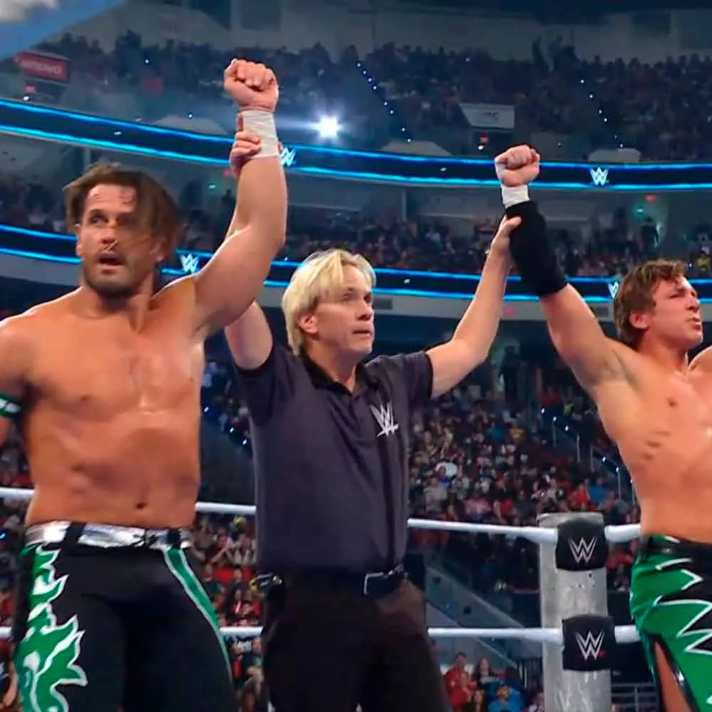 Motor City Machine Guns vencen a Fraxiom con ayuda de Candice LeRae