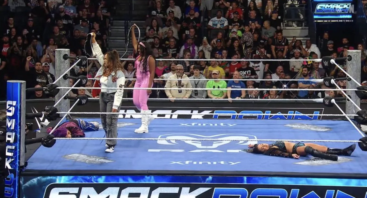 Nia Jax y Lash Legend en WWE SMACKDOWN 17 de abril 2026