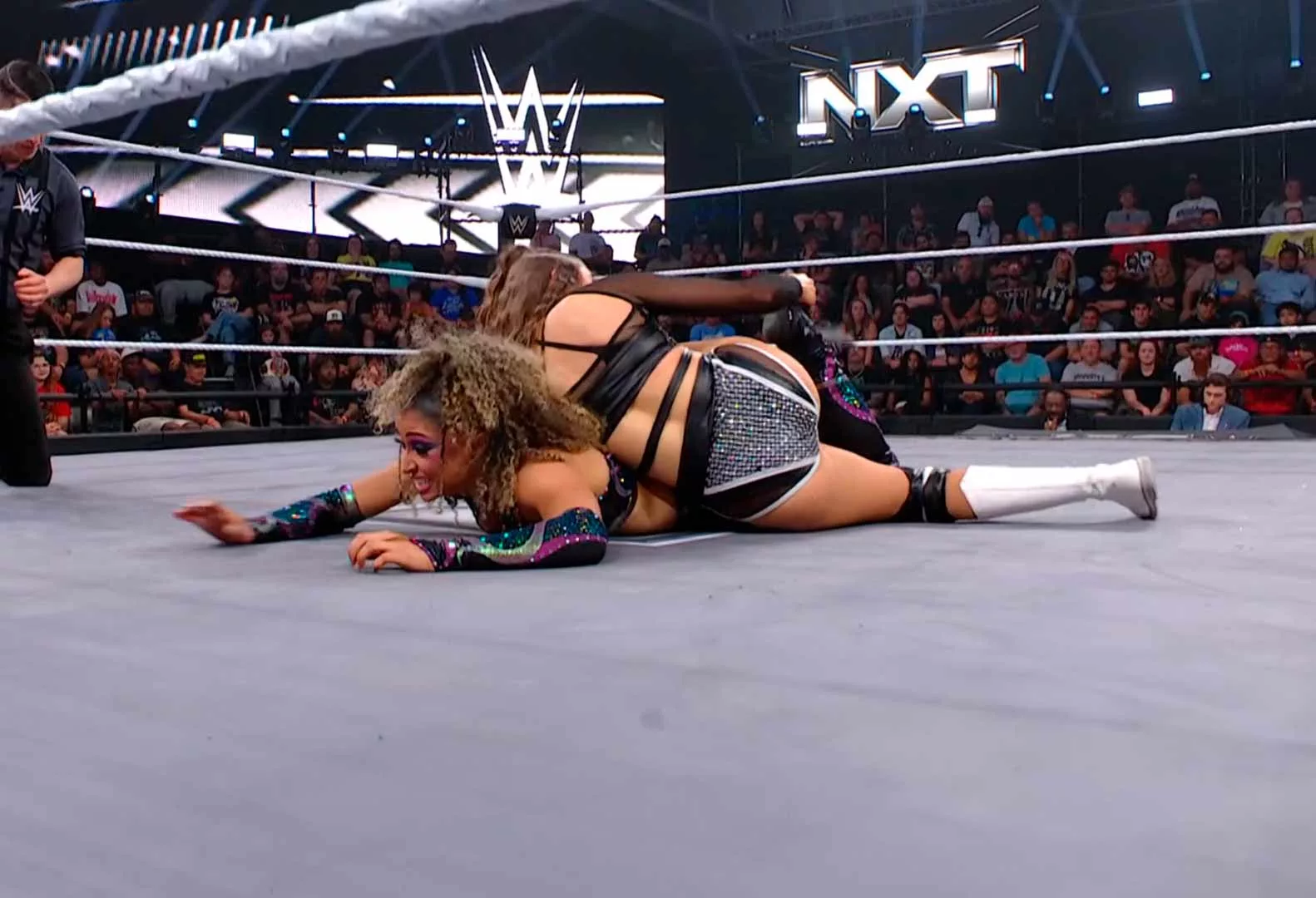 WWE NXT 28 de abril 2026.