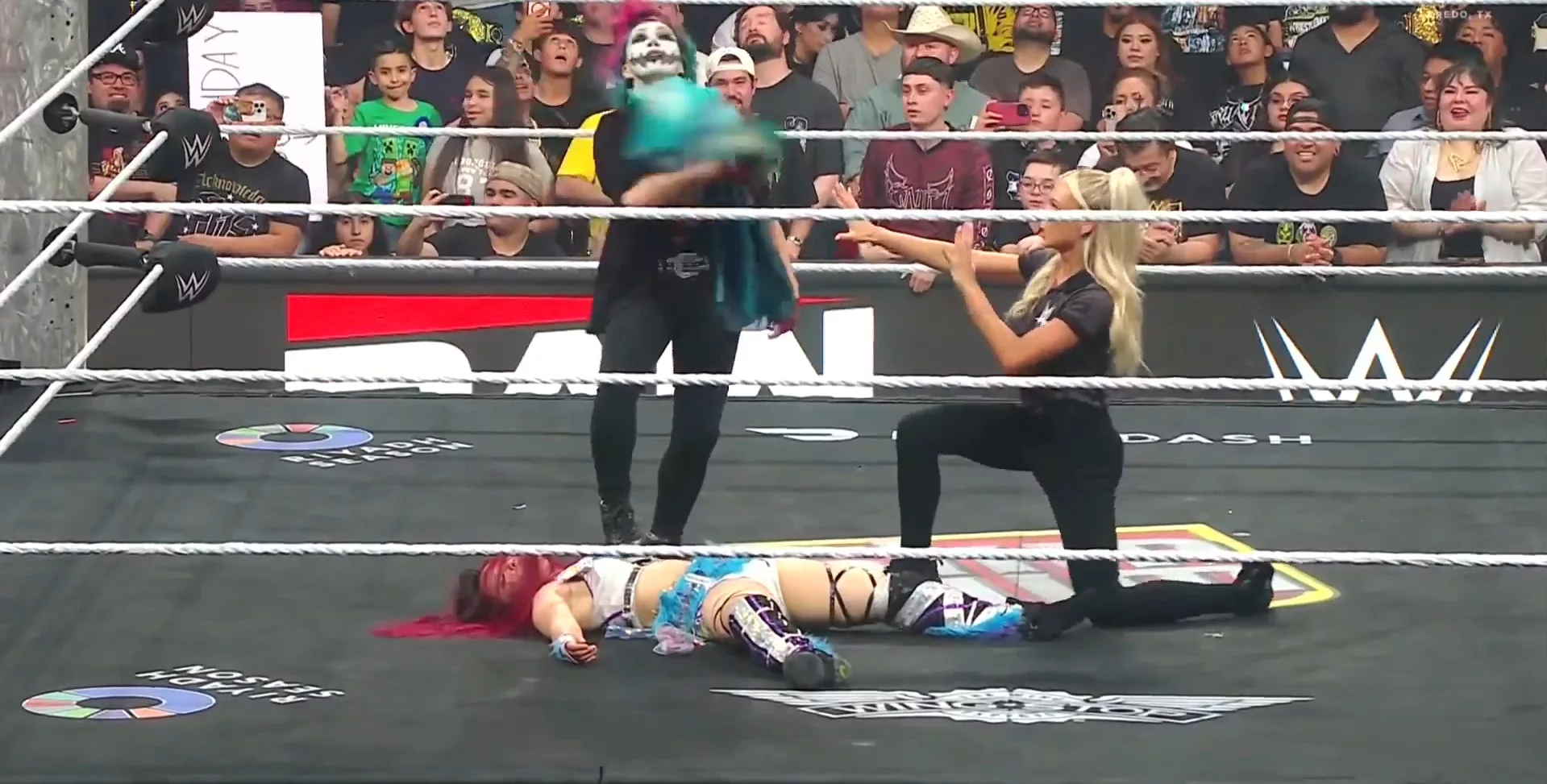 WWE Raw 27 04 2026 Iyo Sky Asuka Victoria D'Errico @vickyderrico