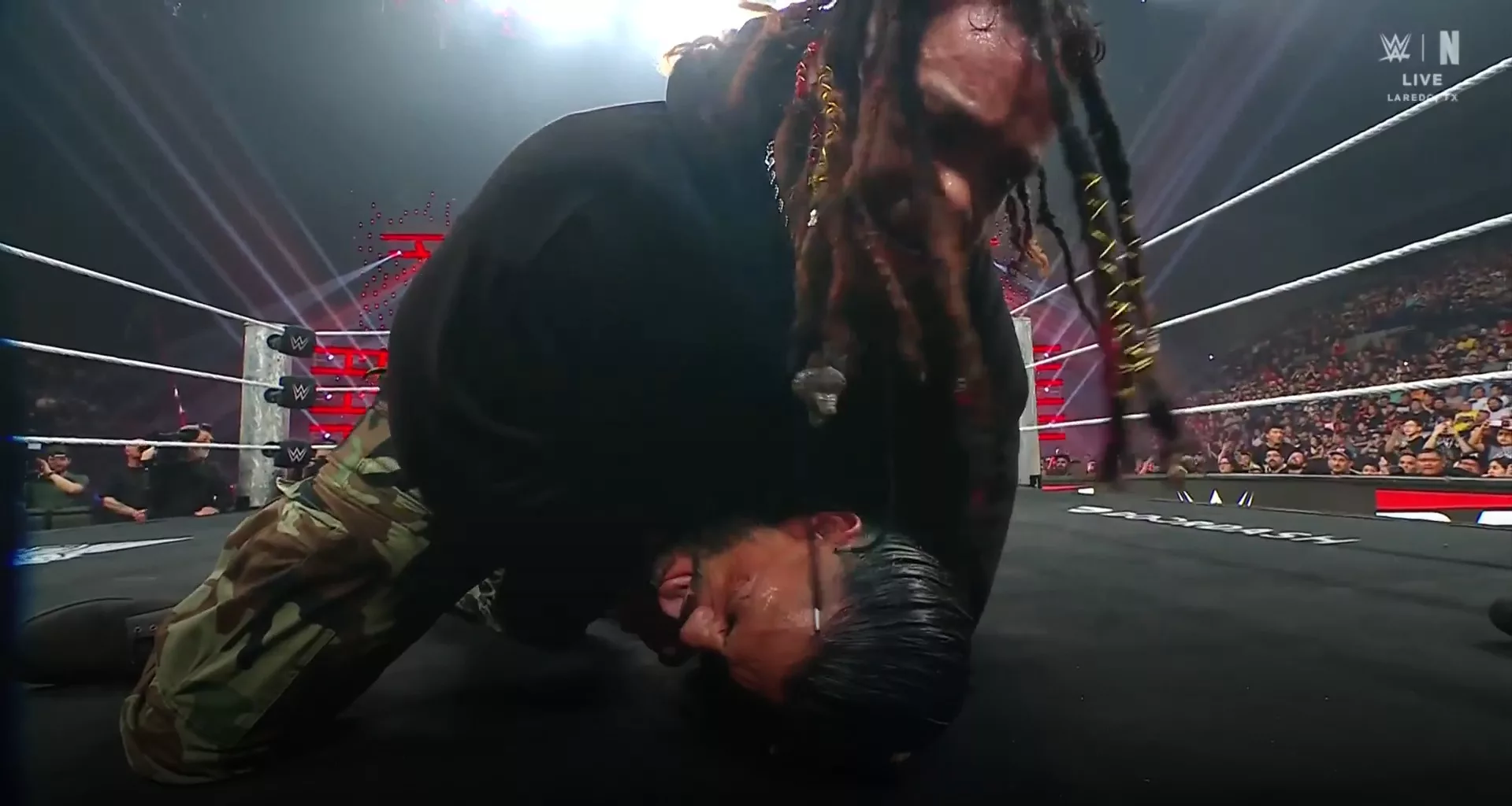 WWE Raw 27 04 2026 Jacob Fatu ataca a Roman Reigns