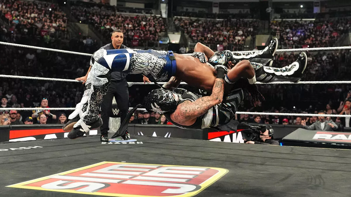 Penta vs. Je'Von Evans
