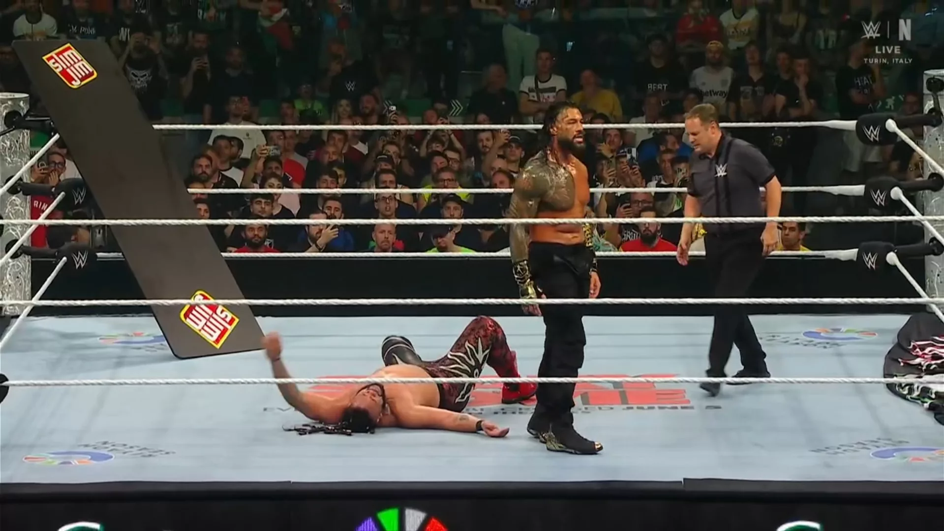 WWE Clash In Italy 2026 Jacob Fatu Roman Reigns 4