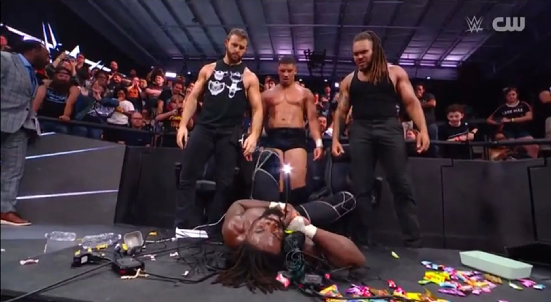 DarkState Dion Lennox Saquon Shugars durante WWE NXT