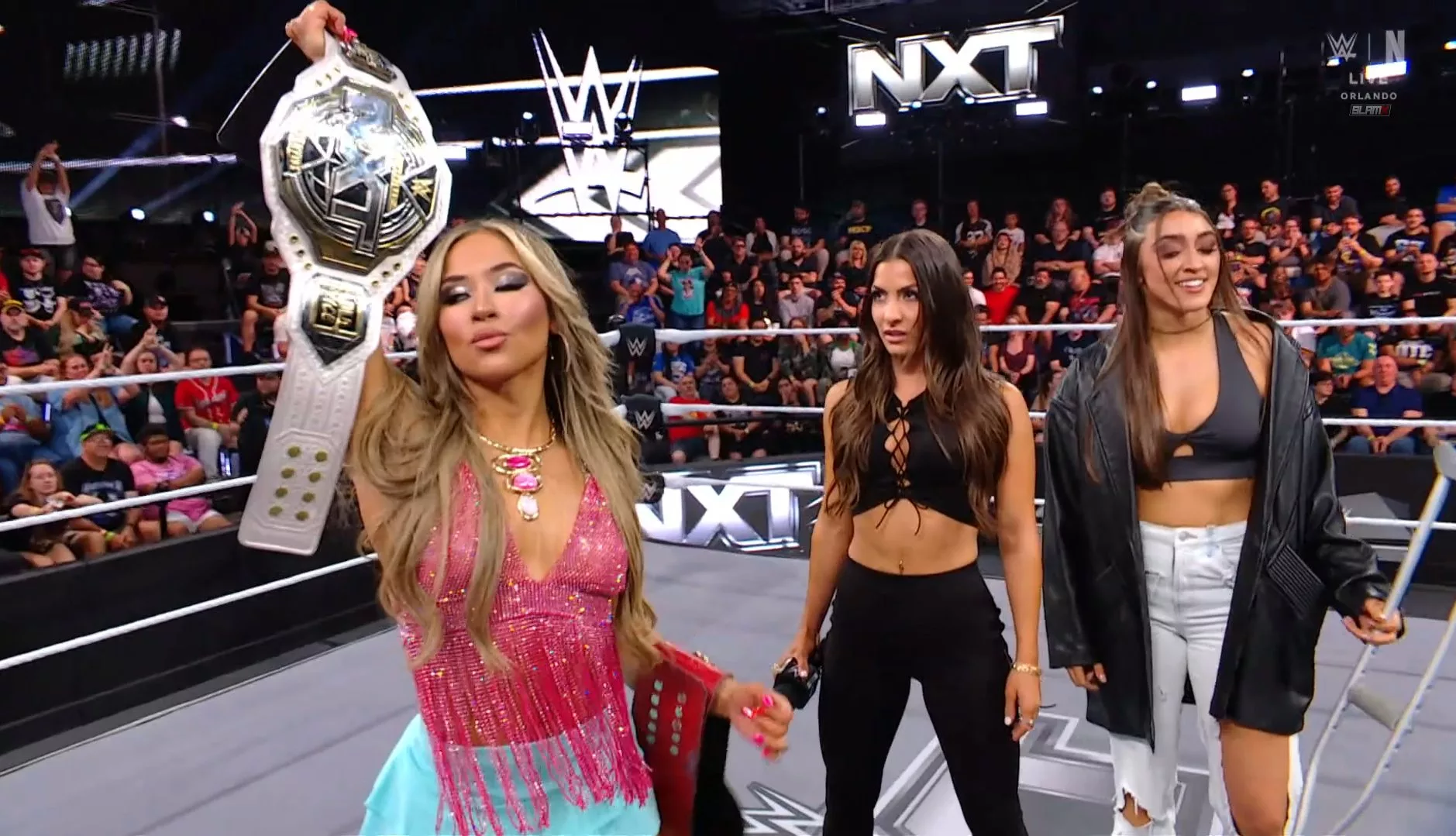 Lola Vice Campeona NXT, Kendal Grey y Wren Sinclair durante WWE NXT