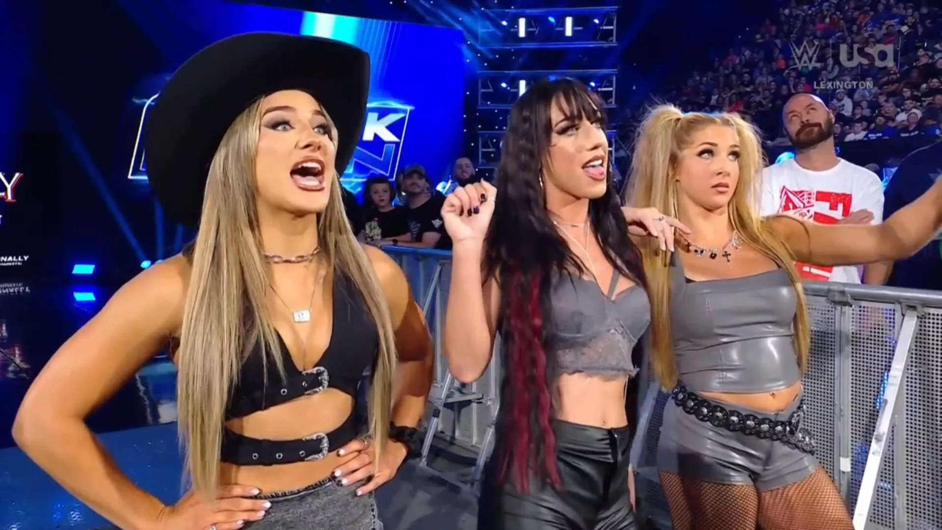 Fatal Influence Fallon Henley Jacy Jayne Lainey Reid durante WWE SmackDown