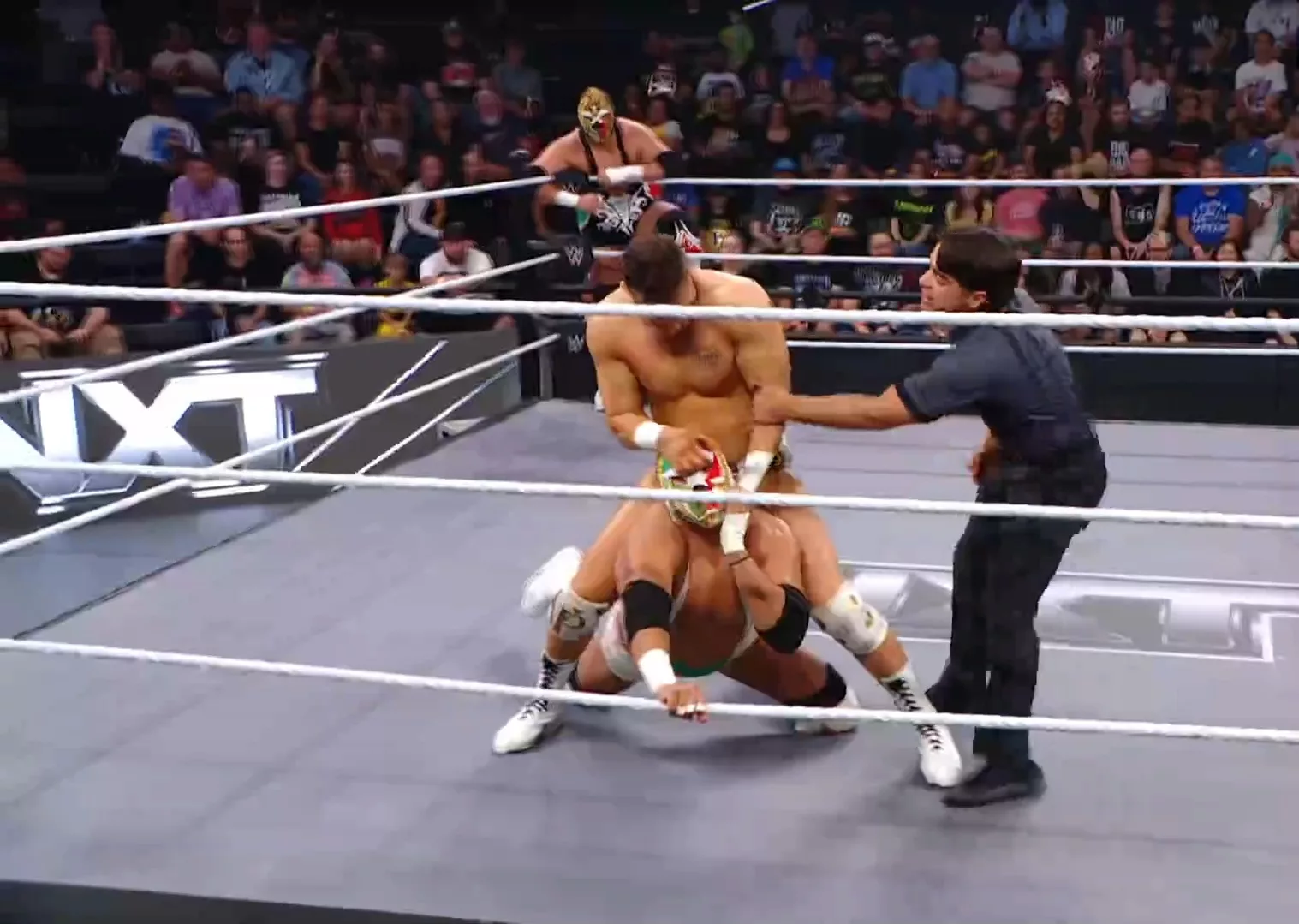 Galeno e Hijo de Dr. Wagner Jr. en el WWE NXT del 30 de junio de 2026