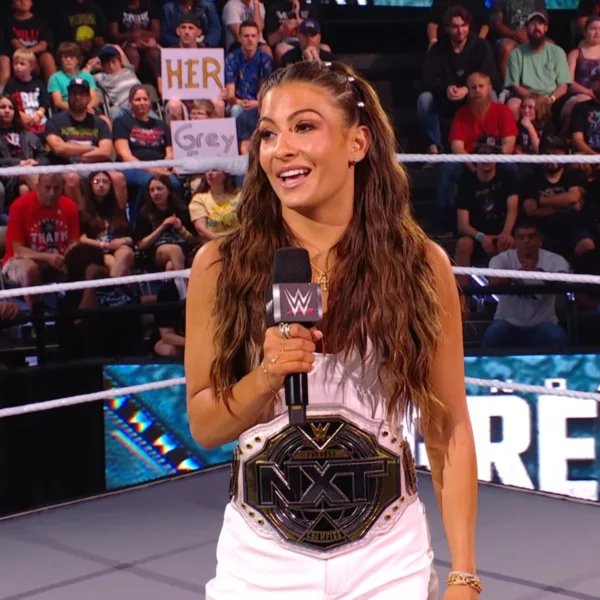 Kendal Grey como NUEVA Campeona NXT en el WWE NXT del 30 de junio de 2026 2