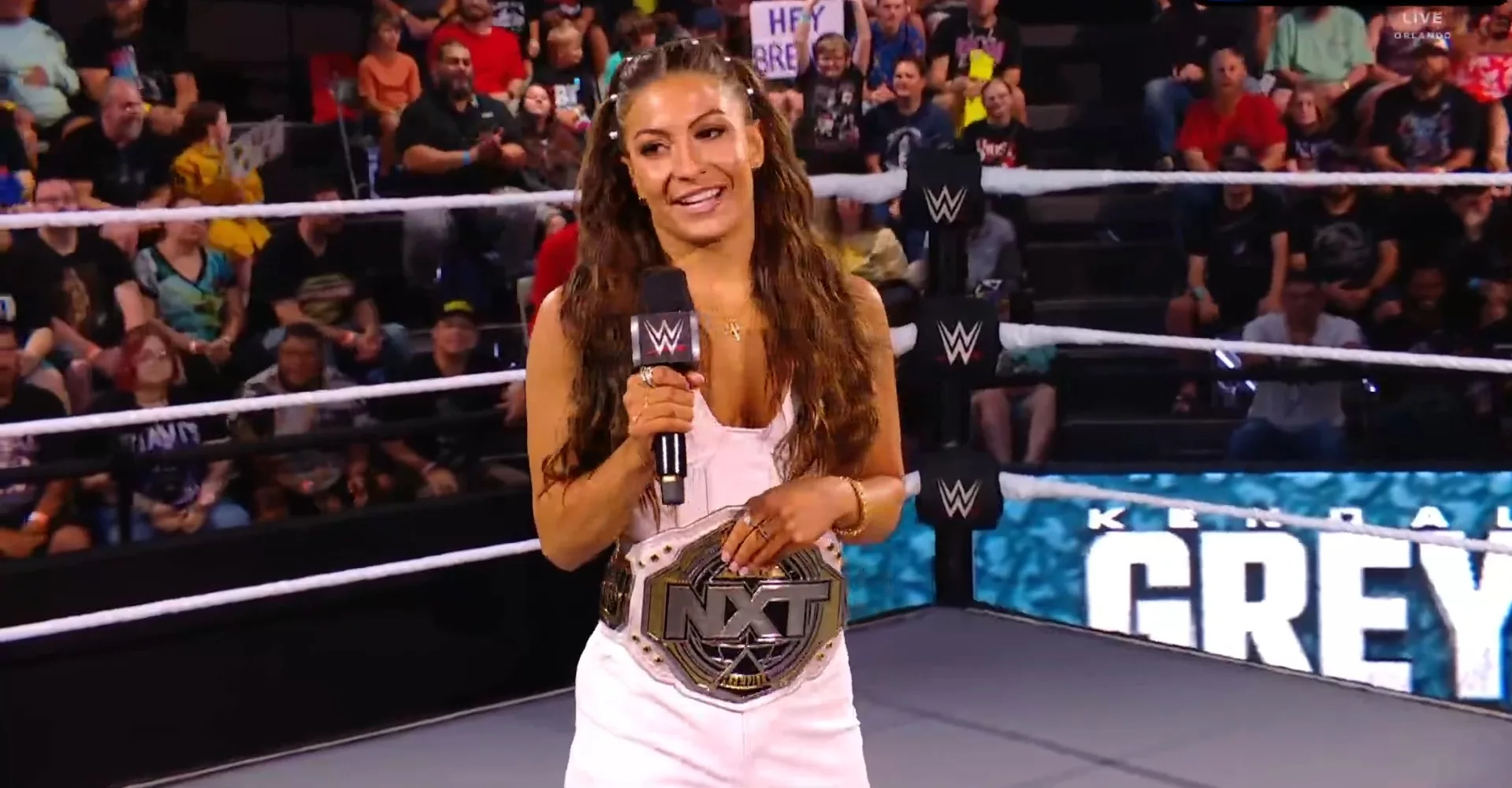 Kendal Grey como NUEVA Campeona NXT en el WWE NXT del 30 de junio de 2026