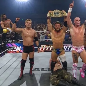 MJF, Kazuchika Okada, MJF, Kyle Fletcher y Mark Briscoe en el AEW Dynamite del 17 de junio de 2026