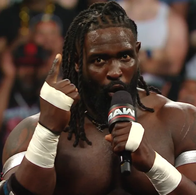 Oba Femi en WWE Raw 15 de junio de 2026