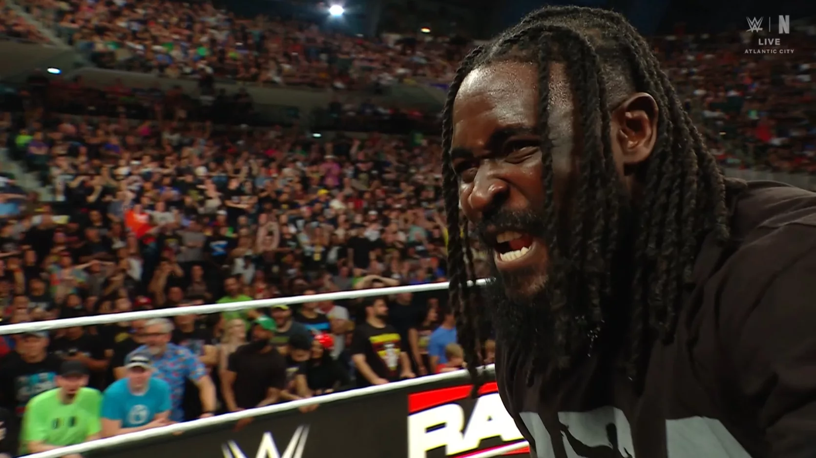 Oba Femi en el WWE Raw del 29 de junio de 2026 3