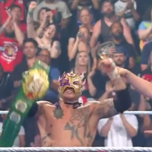 WWE SmackDown 12 de junio de 2026 Rey Fénix, Campeón Mundial de Peso Crucero AAA