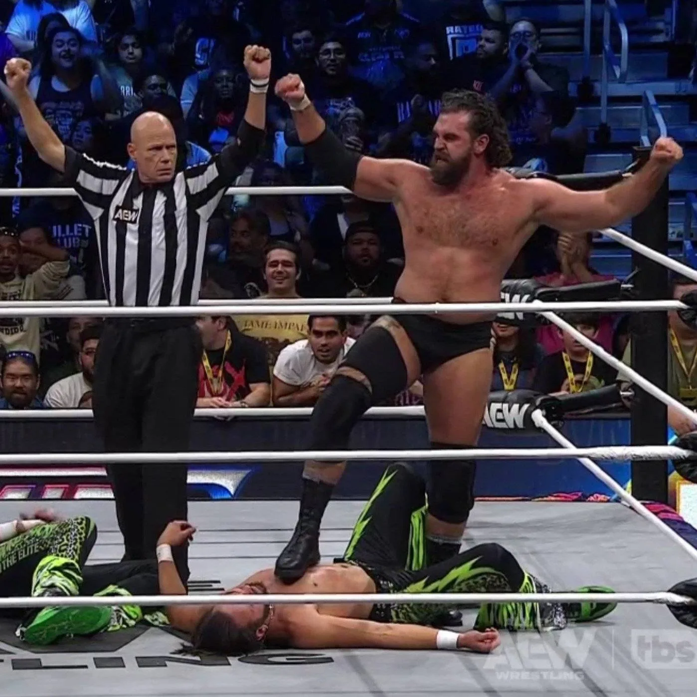 Davis Knight AEW Dynamite: Mark Davis y Jake Doyle derrotaron a The Young Bucks ...