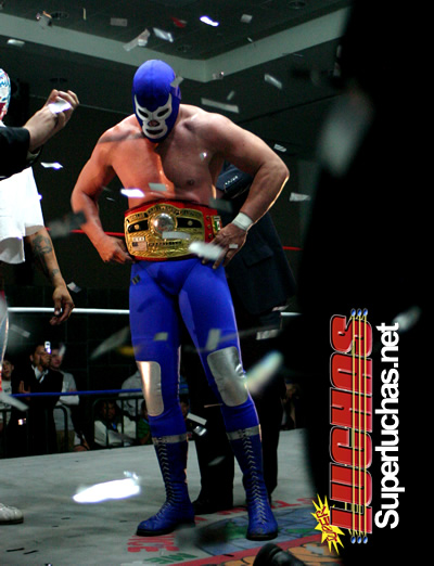 Campeonato Mundial Completo NWA: La historia de una Leyenda (Parte 6) 3 Blue Demon Jr. la noche en que conquistó el NWA Heavyweight Championship / Photo by Manuel Rivera