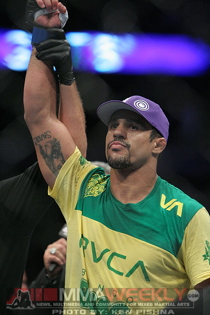 Vitor Belfort Muchos aficionados se perdieron el gran regreso de Vitor Belfort / www.mmaweekly.com