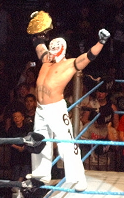 Rey Mysterio se habría lesionado nuevamente el Ligamento Cruzado Anterior 1 Rey Mysterio durante su primer reinado en el 2006 / Photo by: Speed CG - Wikipedia.org