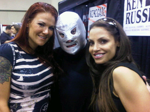 Lita, El Hijo del Santo y Trish Stratus.Photo archivo