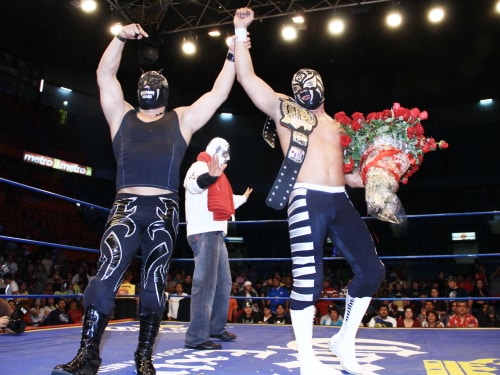 sombra nuevo campeon Rápidas de la Arena México: Tenemos Nuevo Campeón Universal - Regresó Liger 1