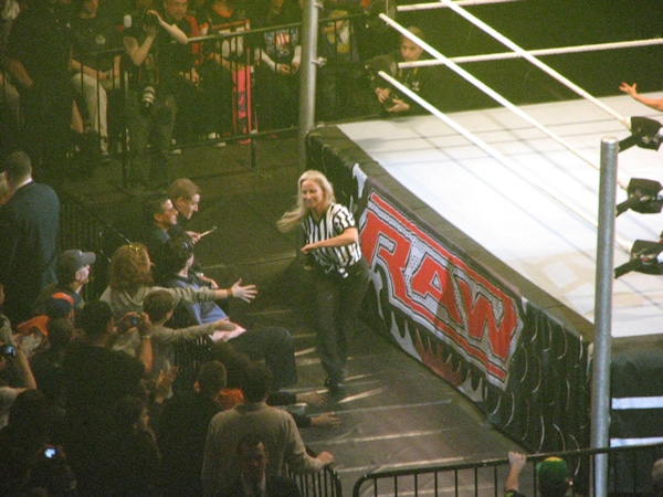 Sunny en House Show de RAW en el Madison Square Garden de New York - 19/03/11