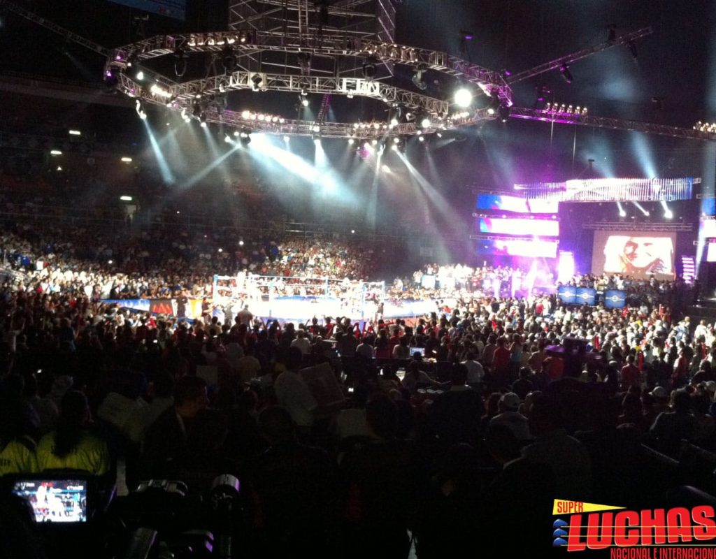The Beautiful People (Angelina Love y Velvet Sky) en AAA TripleManía XIX / Photo by: Superluchas