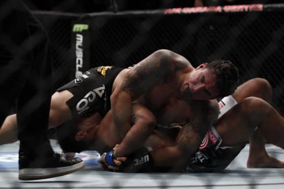 Frank Mir Rompe el brazo de Antonio "Minotauro" Nogueira en UFC 140: Jones vs. Machida / MMAFighting.com Frank Mir Rompe el brazo de Antonio "Minotauro" Nogueira en UFC 140: Jones vs. Machida / MMAFighting.com