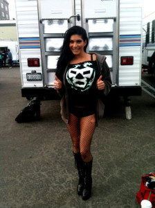 Shelly Martinez con una playera del Dr. Wagner / Tumblr.com