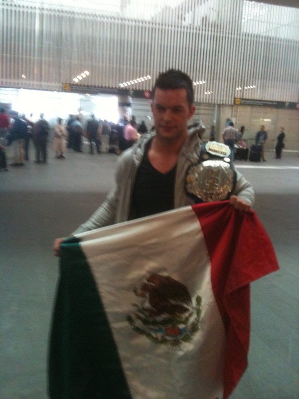 prince devitt llega a Mexico Imagen: Prince Devitt ya está en México 2