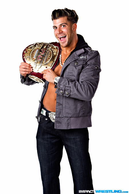 Nuevos problemas con Alberto el Patrón: Golpeó a un luchador en Naucalpan - "Casi lo mata", reportan 6 El campeón de la TV de TNA Robbie E lanzara un reto abierto durante el PPV