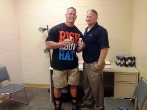 John Cena presenta su Test Antidrogas rumbo a WrestleMania 28 / Twitter.com/JohnCena