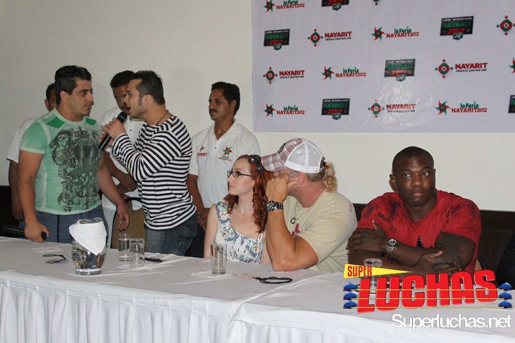 IMG_6770 (Copiar) Conferencia de prensa Nayarita 2012/ foto de Rostro Oculto
