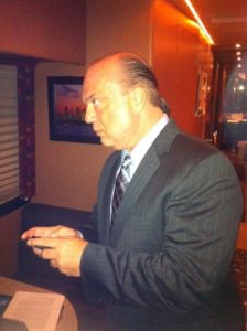 Paul Heyman antes de aparecer en vivo en WWE RAW SuperShow / Twitter.com/CMPunk