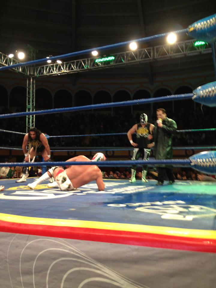 mascara año 2000 Máscara Año 2000 es el Hombre de Negro/imagen lucha libre triple A en facebook