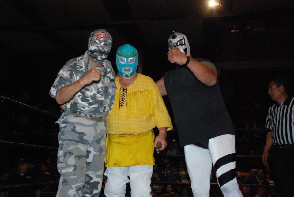 triangulodelamuerte IWRG “Festival de las Máscaras” (Resultados 02/Ago/12): Rivalidades y retos de máscaras al por mayor – Las Cobras presentes 5
