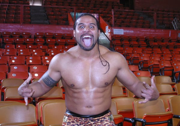 Tama Tonga en la Arena México, rumbo a su presentación con el CMLL / Imagen by @CMLL_OFICIAL en Twitter