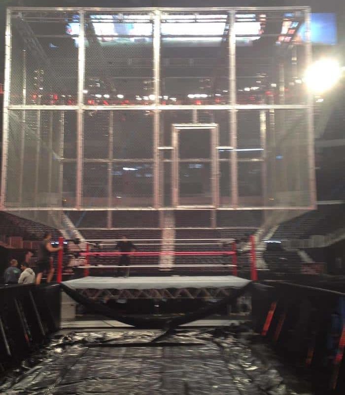 La estructura Hell in a Cell ya está lista (28/10/12) / Twitter.com/HeymanHustle